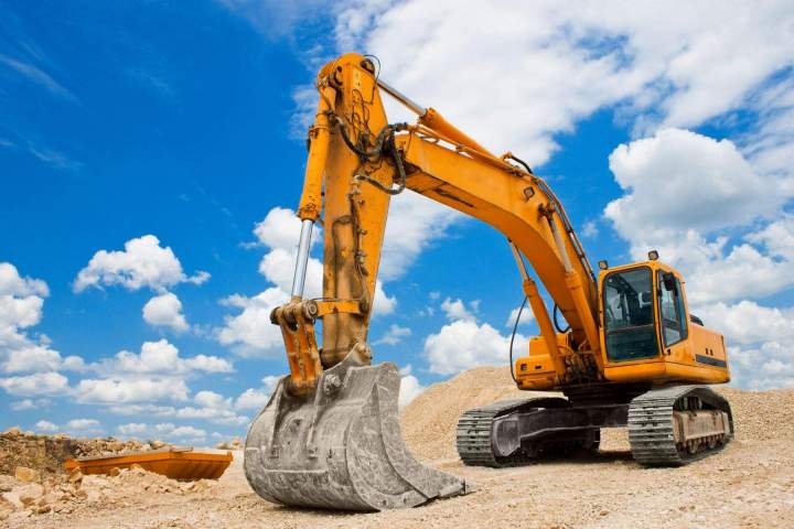Engin de travaux publics Saint-Yrieix-la-Perche